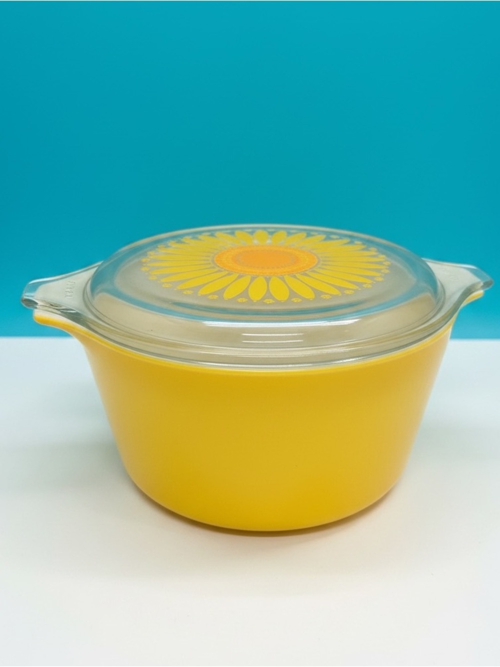 Vintage Pyrex Daisy Sunflower 1-Quart Casserole Dish